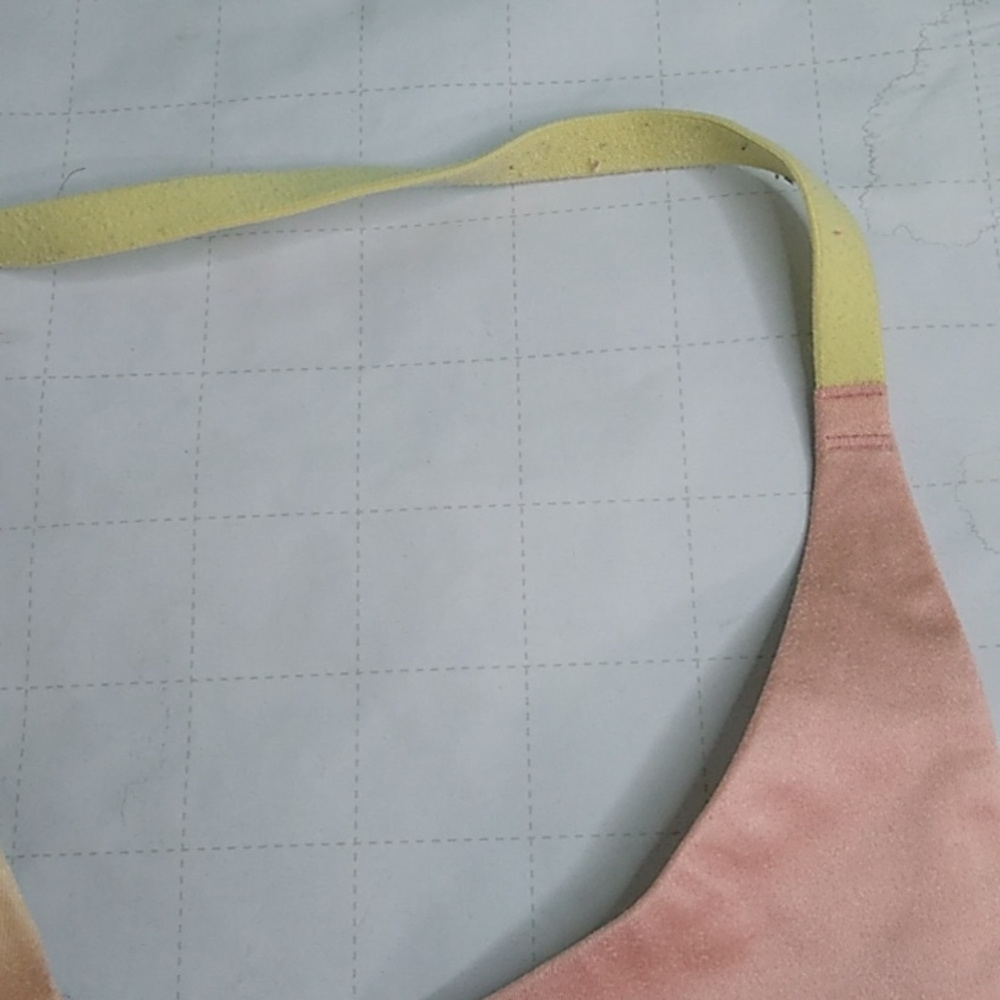 #235 Pink Yellow 36B Lined Perfect Coverage Bra some wear - Picture 4 of 8